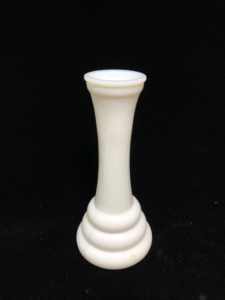 VTG SM RANDALL MILK GLASS VASE.