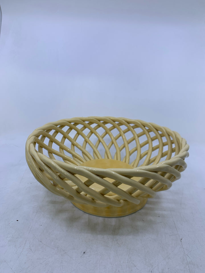 FOOTED YELLOW CERAMIC BASKET CIRCLE.