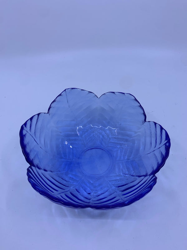 TEXTED BLUE GLASS FLORAL BOWL.