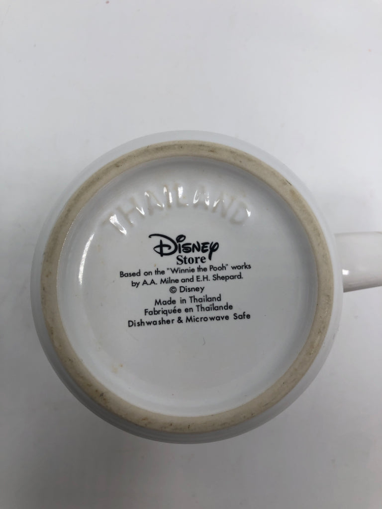TIGGER MUG W/BLUE INSIDE.