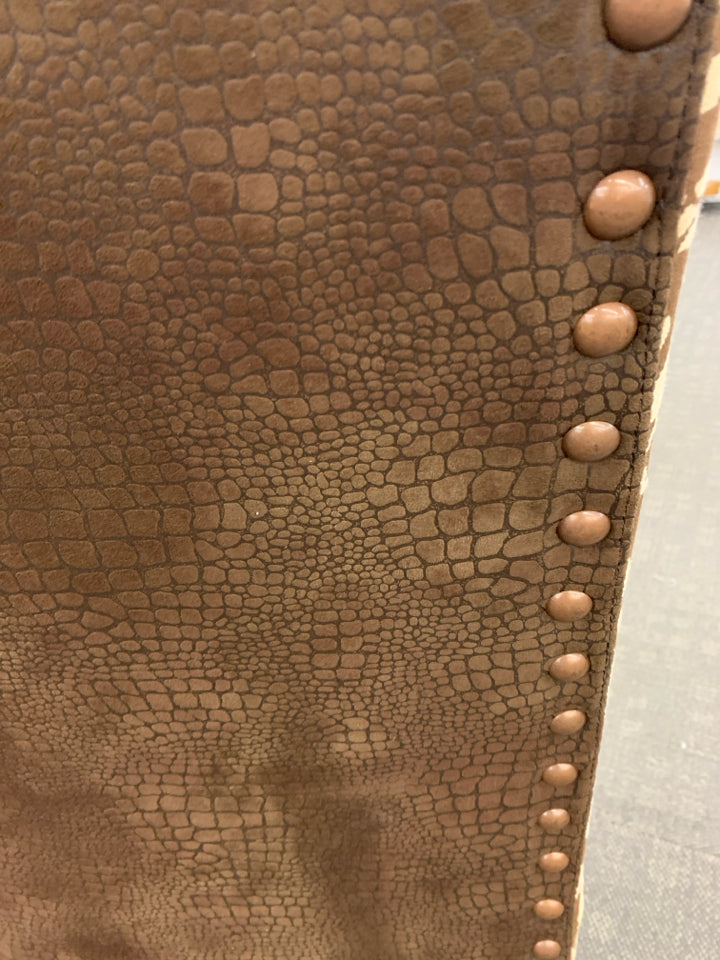 2 BROWN & CREAM UPHOLSTERED FLORAL CHAIRS.