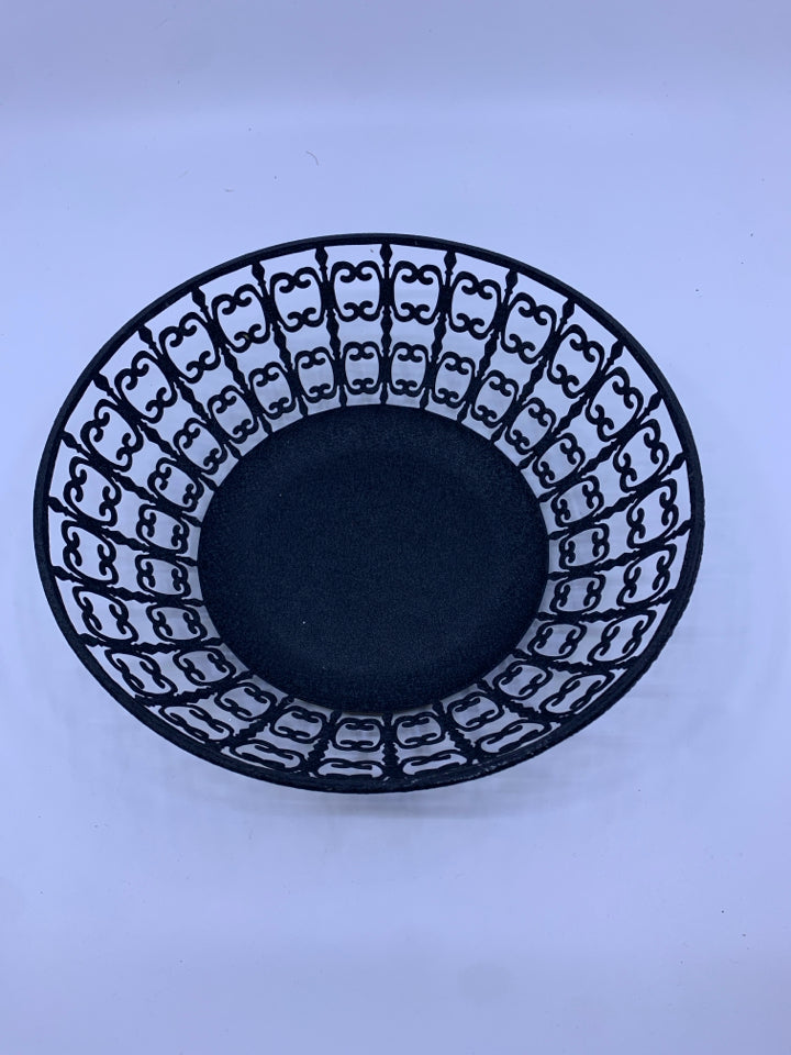 HEAVY METAL SCROLL BASKET.