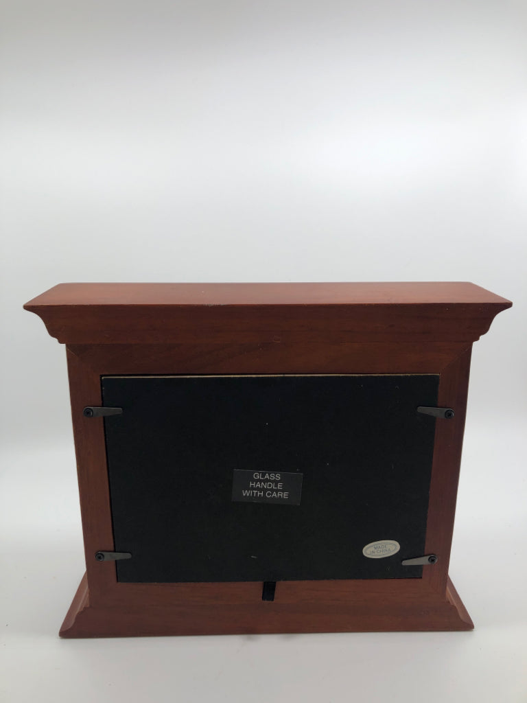 3 IN 1 WOOD SLIDING PICTURE FRAME.