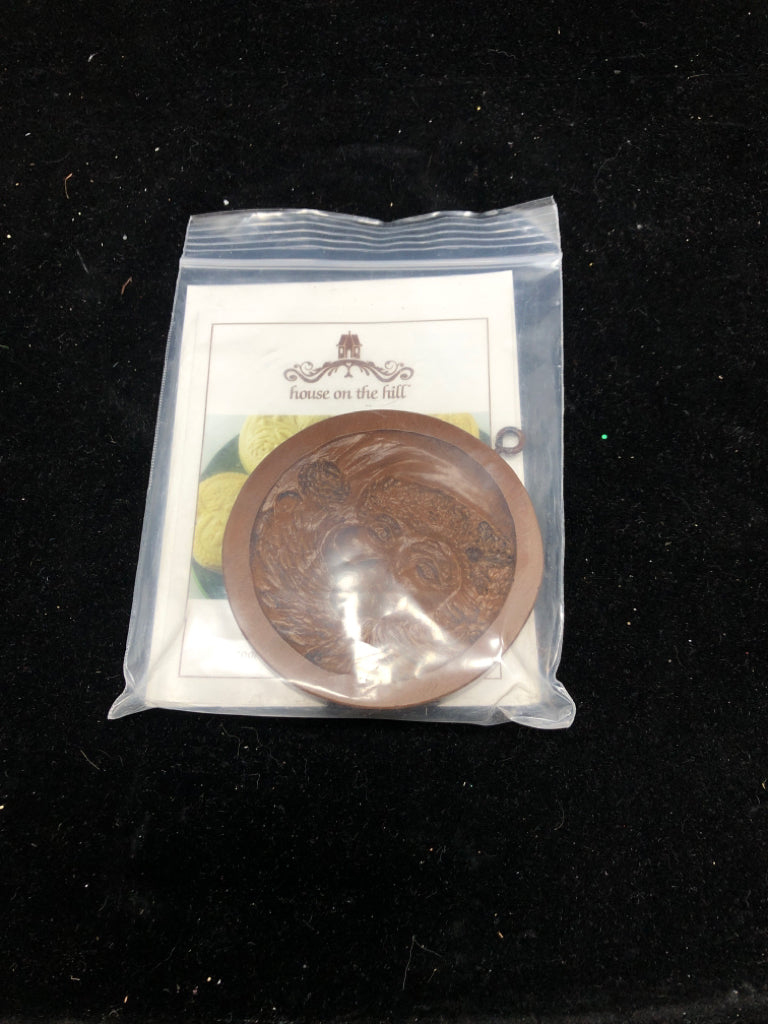 NIP SANTA THEMED COOKIE MOLD.