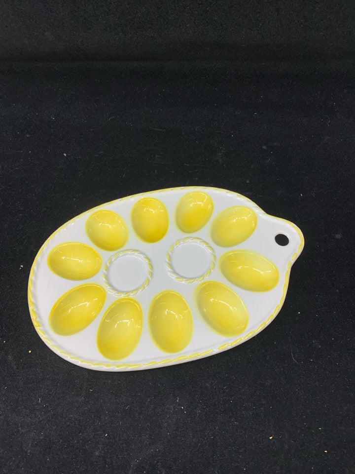 VTG YELLOW DEVILED EGG PLATE.
