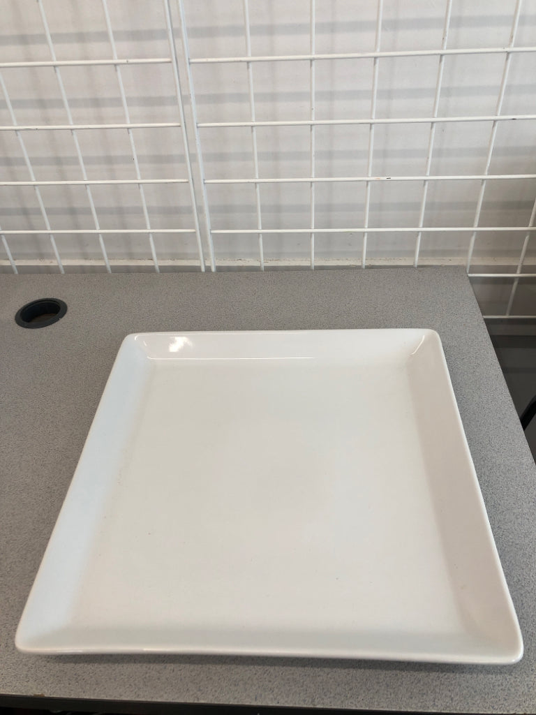 SQUARE WHITE SHALLOW SERVING PLATTER.