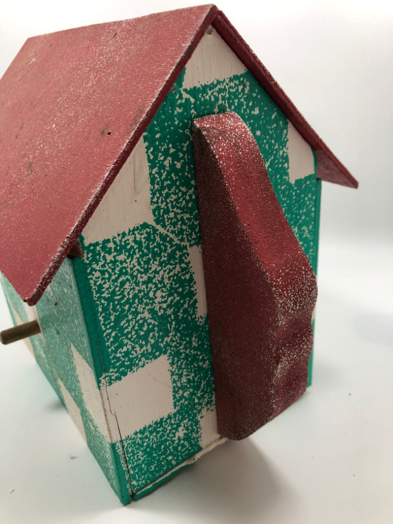 APPLE THEMED BIRD HOUSE.