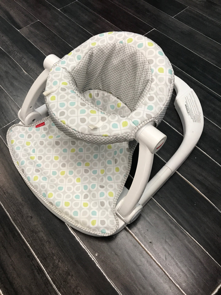 Fisher Price Sit-Me-Up Floor Seat *missing toys*