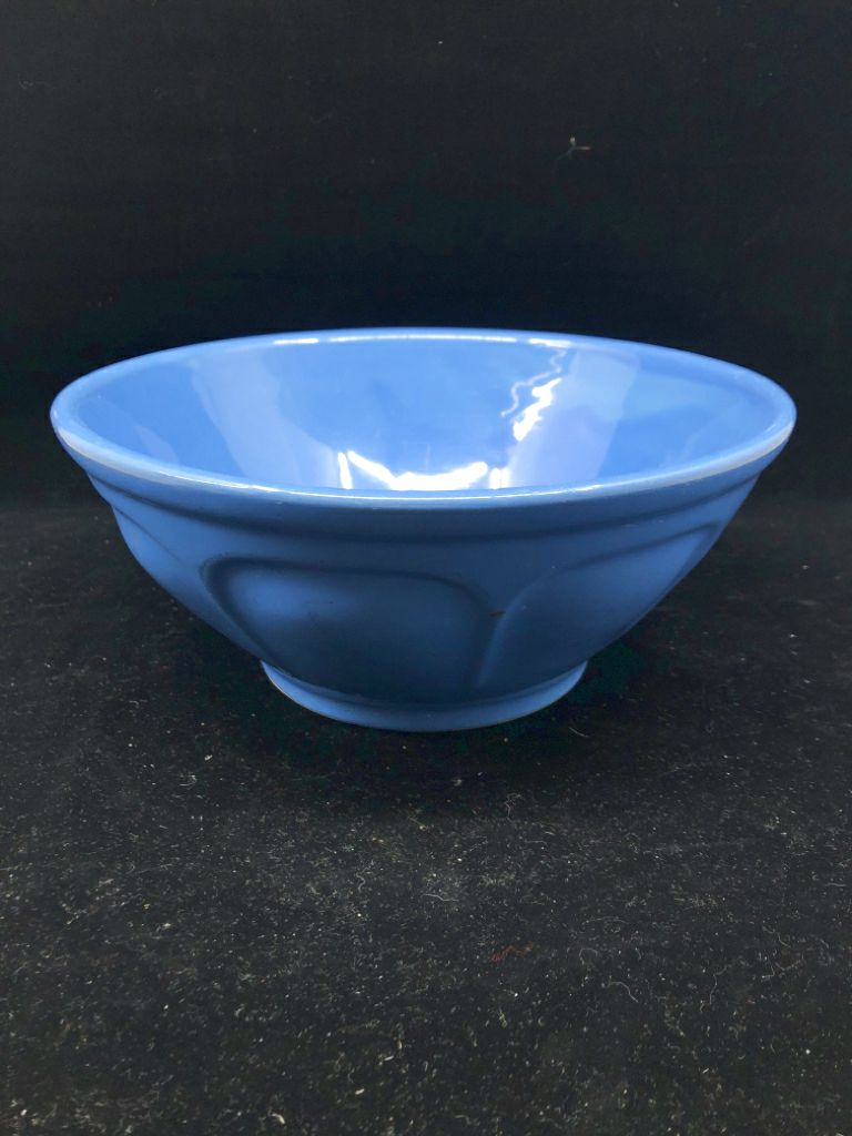 VTG BLUE POTTERY BOWL TEXTURED SIDES.