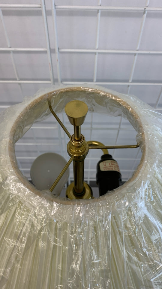 VTG-STYLE GOLD LAMP.