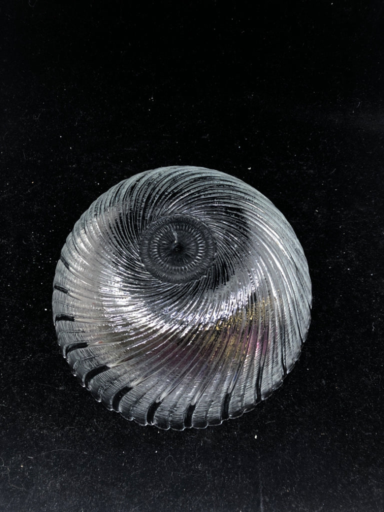 FROSTED GLASS SWIRL SERVING BOWL.