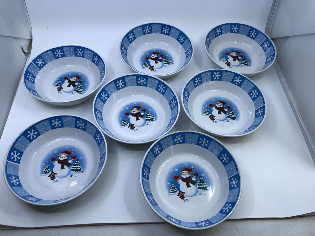 21 PC WHITE/BLUE SNOWMAN DINNER SET.