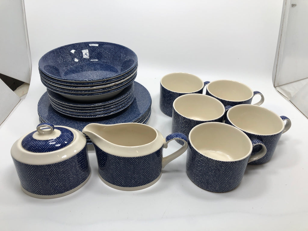22PC BLUE DENIM PRINT DINNER SVC FOR 5.