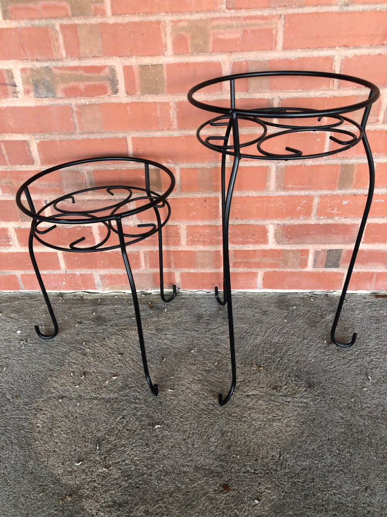 2 BLACK NESTING PLANT STANDS.