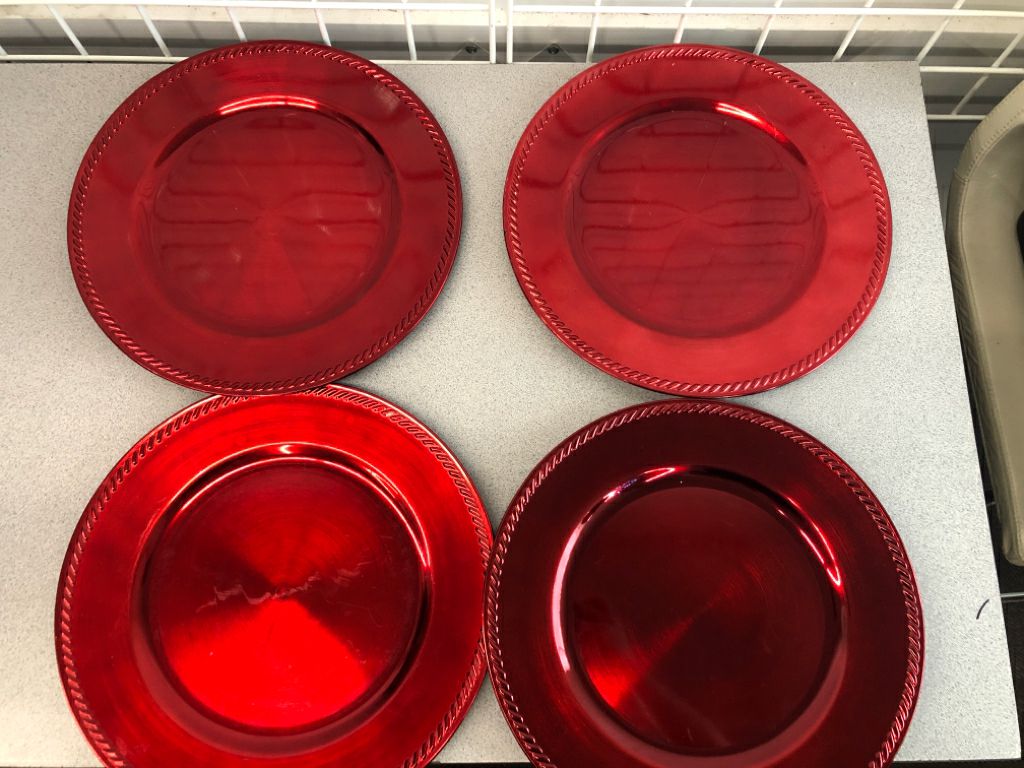 4 RED CHARGERS.