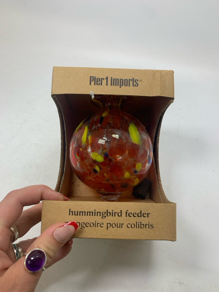NIB BLOWN GLASS HUMMINGBIRD FEEDER.