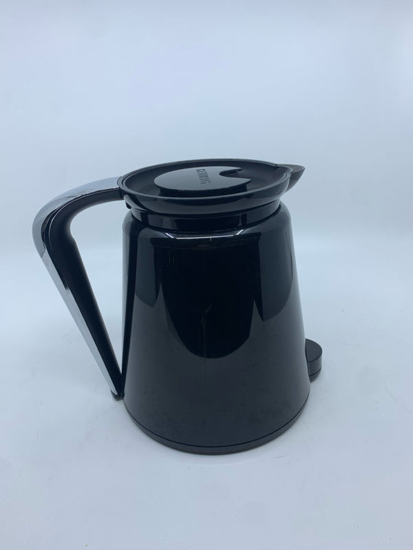 BLACK PLASTIC KEURIG CARAFFE.