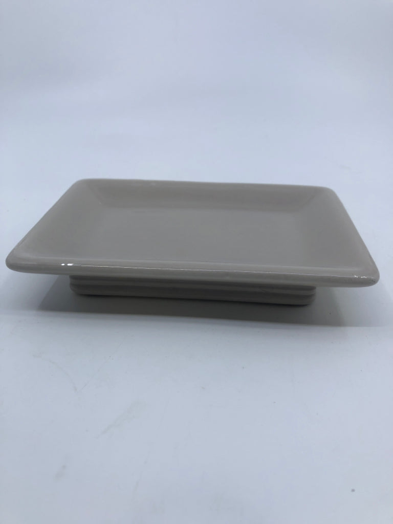 SQUARE GREY SOAP DISH.