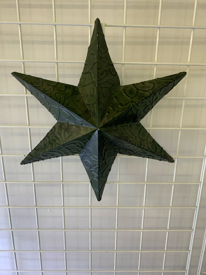 GREEN 6 POINTED STAR WALL HANGING.