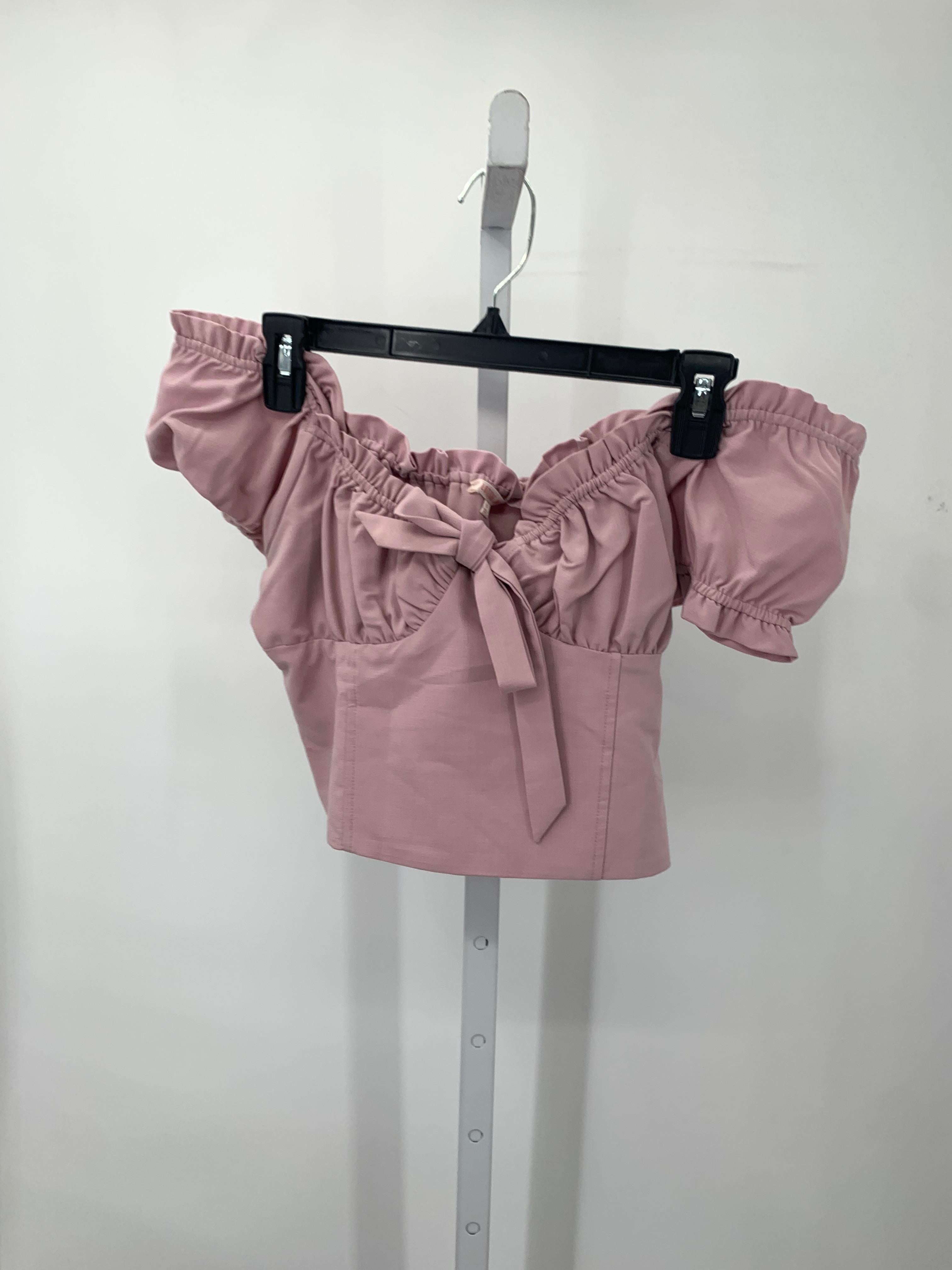 Size Small Juniors Short Sleeve Shirt