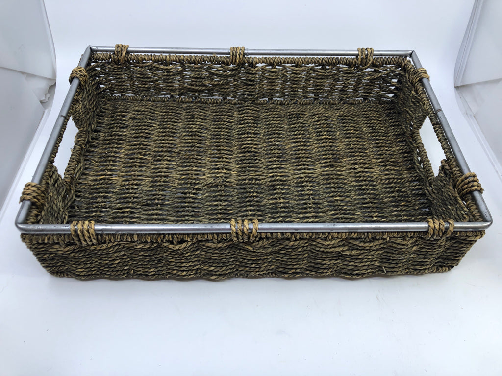 WOVEN TRAY W SILVER FRAME.