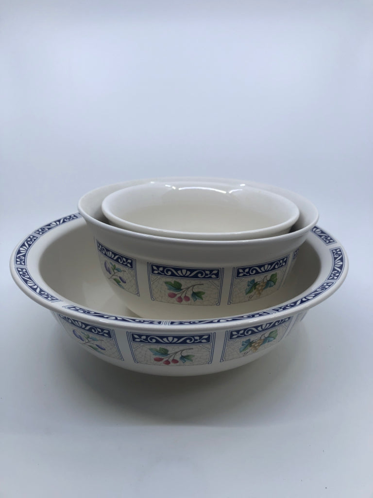 3 PC PFALTZGRAFF NESTING BOWL SET.