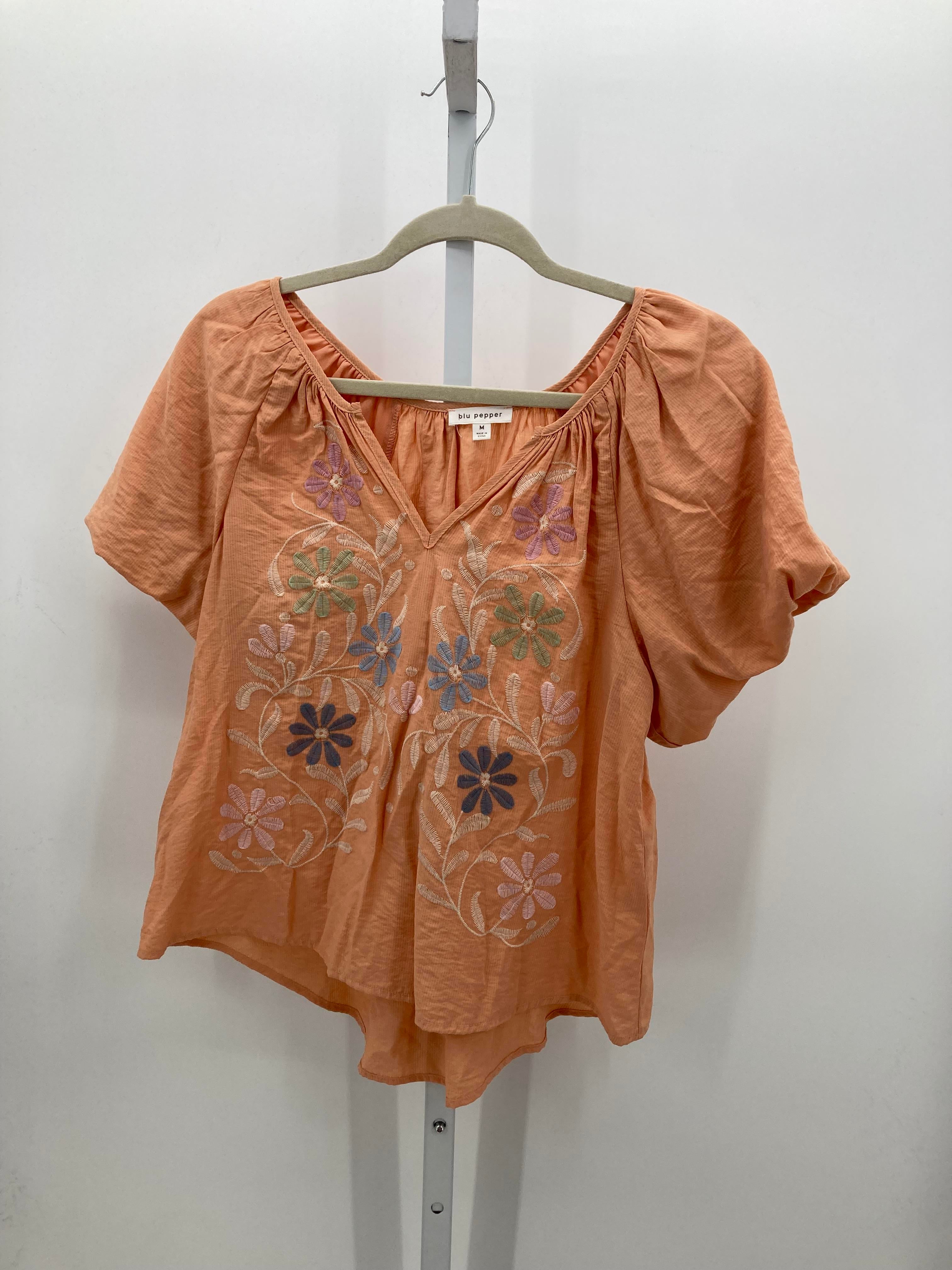 Size Medium Misses Short Sleeve Shirt