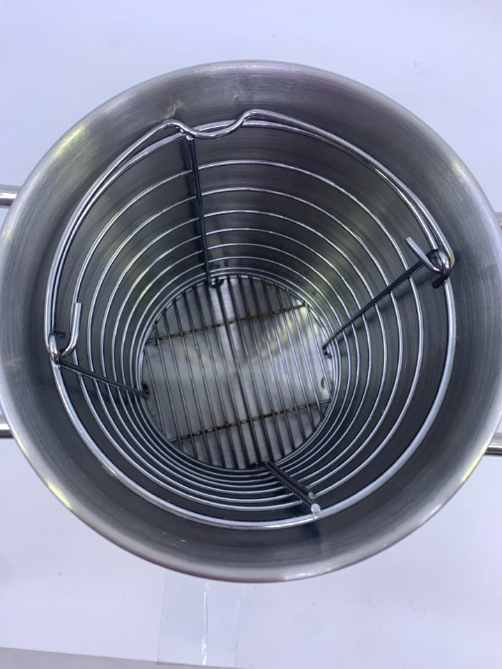 STAINLESS STEEL ASPARAGUS TALL POT.
