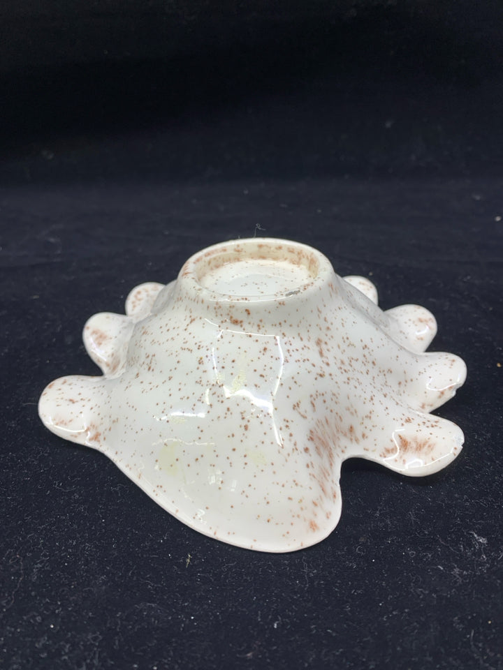 2 TONE SHELL BOWL.