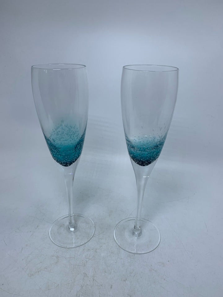 2 BLOWN BUBBLE GLASS CHAMPAGNE FLUTES.