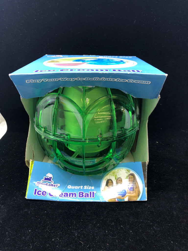 NIB QUART SIDE GREEN PLASTIC ICE CREAM BALL.