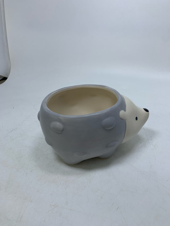 GREY SMALL HEDGEHOG PLANTER.