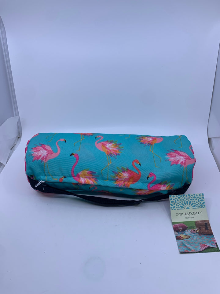 NIP CYNTHIA ROWLEY FLAMINGO OUTDOOR PICNIC BLANKET W/ CASE.