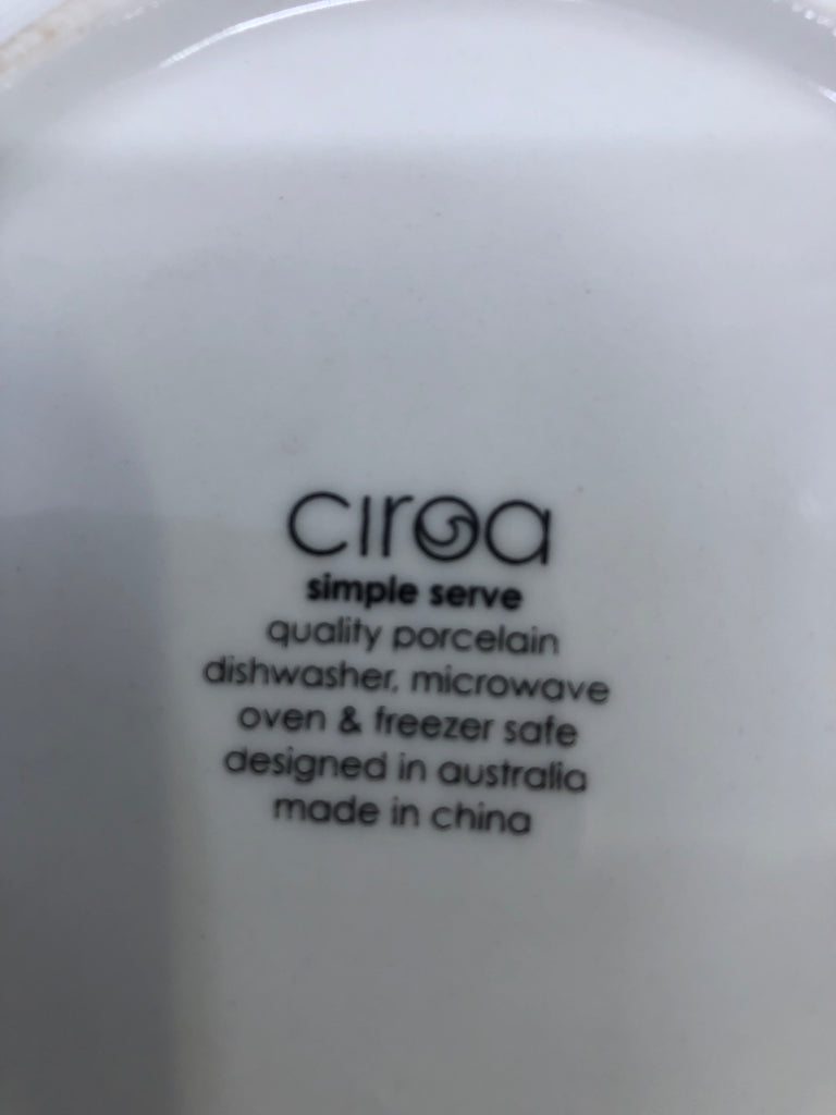 5pc APP PLATE SET WHITE W/ BLACK SCROLL DESIGN EDGE BLACK METAL STAND.