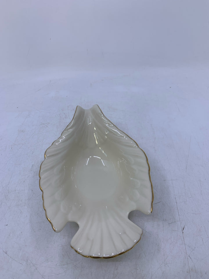 DOVE SHAPED CANDY DISH W/ GOLD DETAILS.