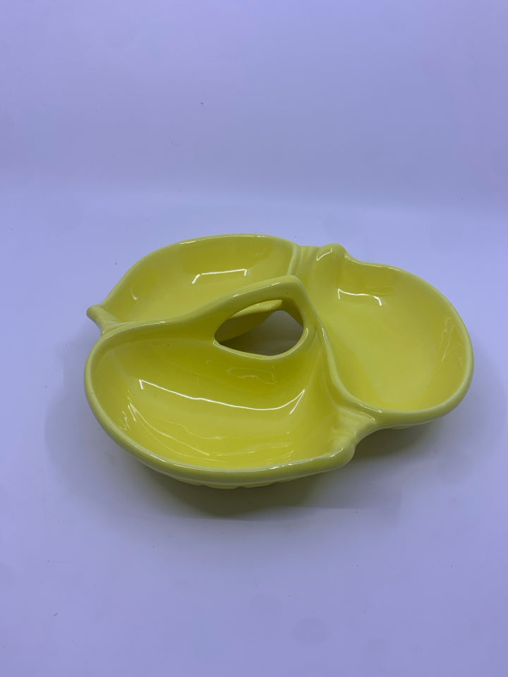 CALIFORNIA POTTERY YELLOW 3 DIVIDED SERVER W/ HANDLE.