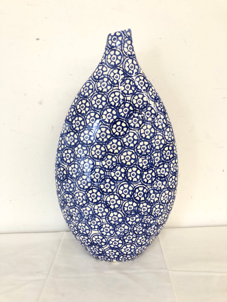 BLUE AND WHITE ANTHROPOLOGIE LARGE VASE.