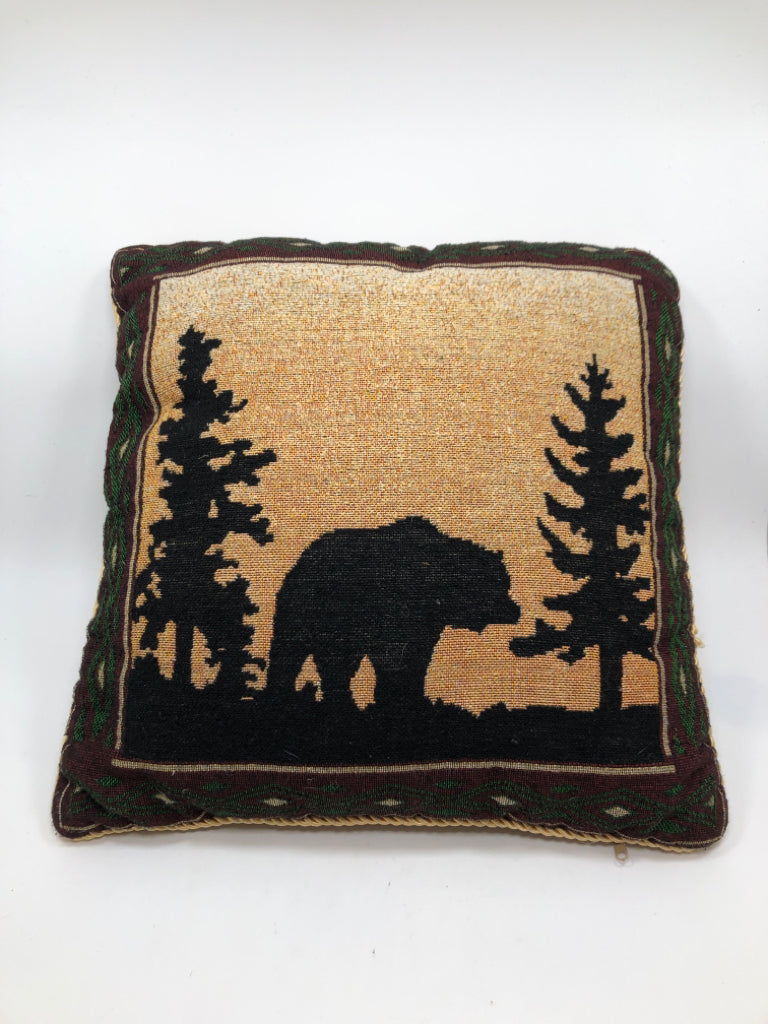 MOOSE SILHOUETTE TAPESTRY PILLOW.