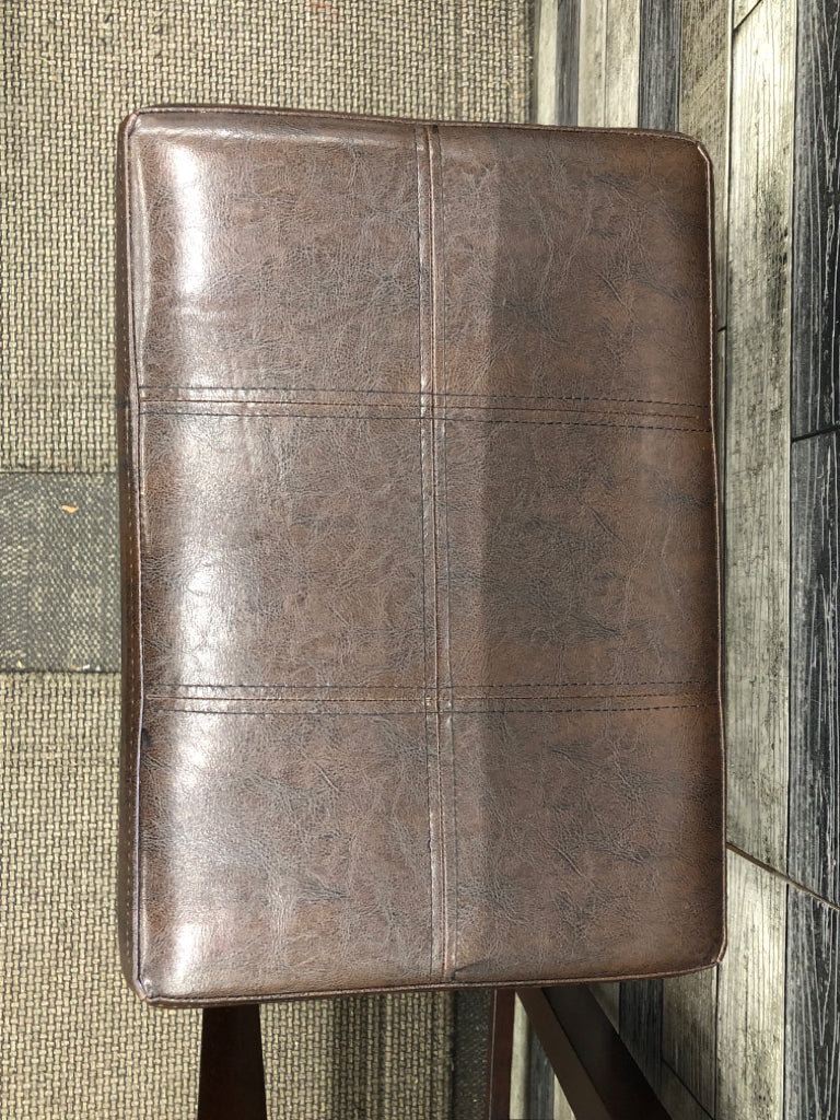 2 LEATHER SEAT WOODEN BENCH BAR STOOLS.