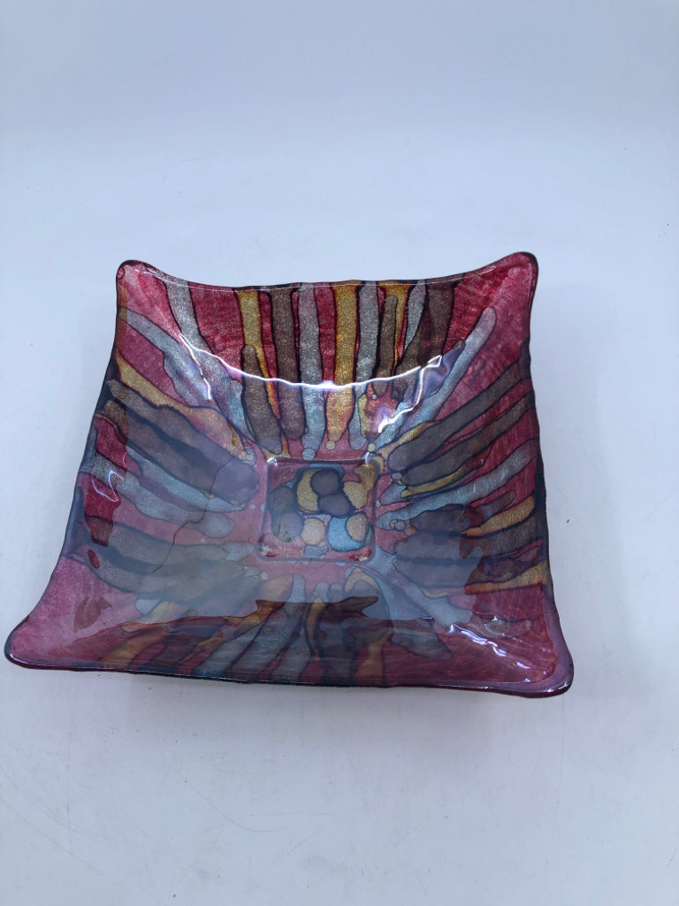 SQUARE GLASS W/RED BLUE GOLD DISH.