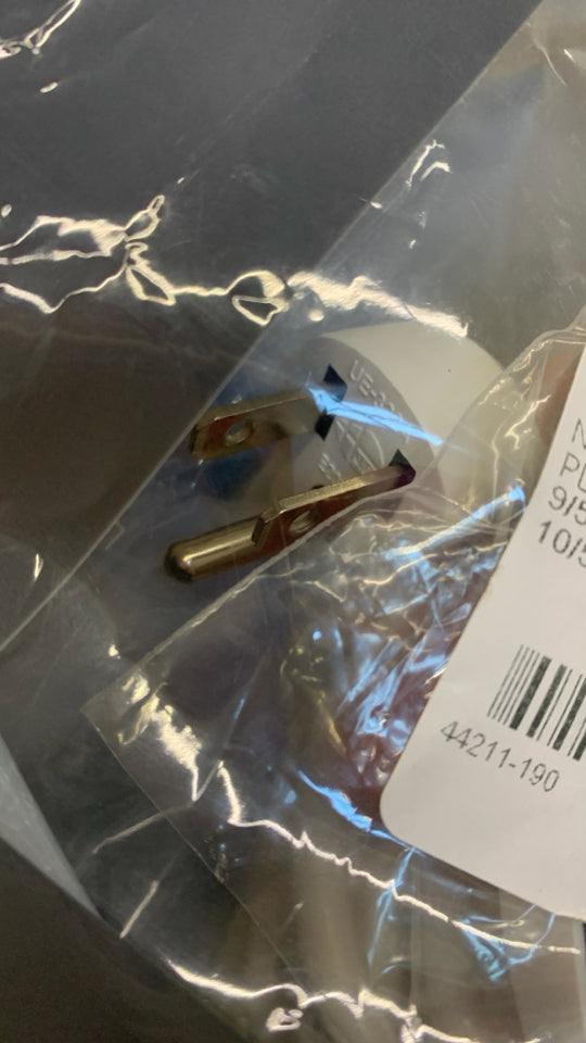 NIP RING CAMERA PLUG-IN FLOODLIGHT CARM WIRE MOUNT.