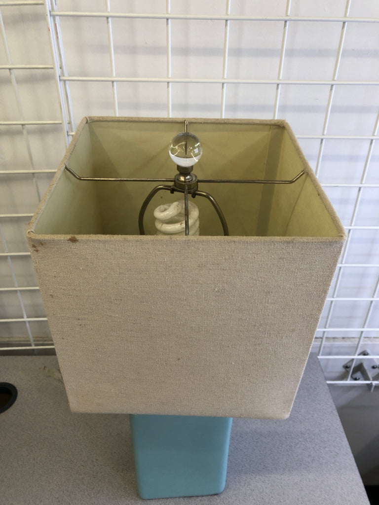 AQUA CERAMIC SQUARE BASE W/ CREAM SHADE.