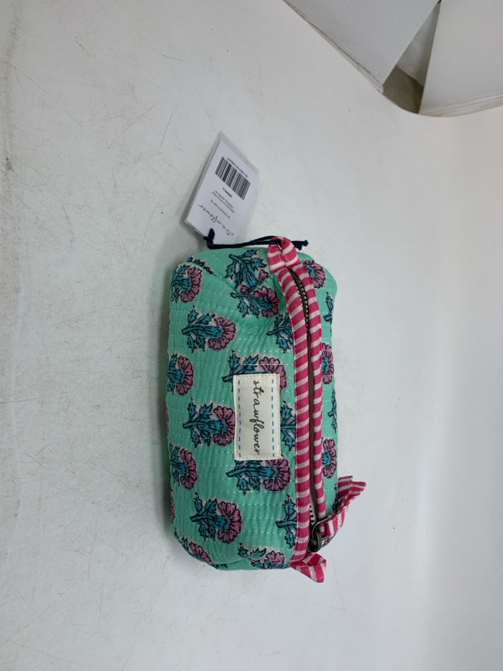 NWT STRAWFLOWER SMALL QUILTED FLORAL COSMETIC BAG.