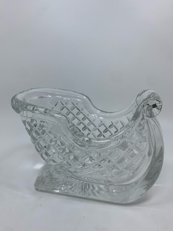 CLEAR GLASS SLEIGH.