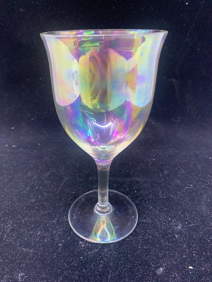 4 IRIDESCENT WINE GLASSES.