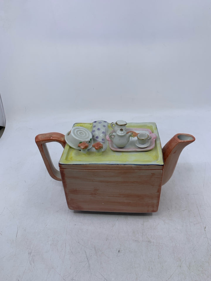 KITCHEN STOVE THEME W/ SINK TEA POT.