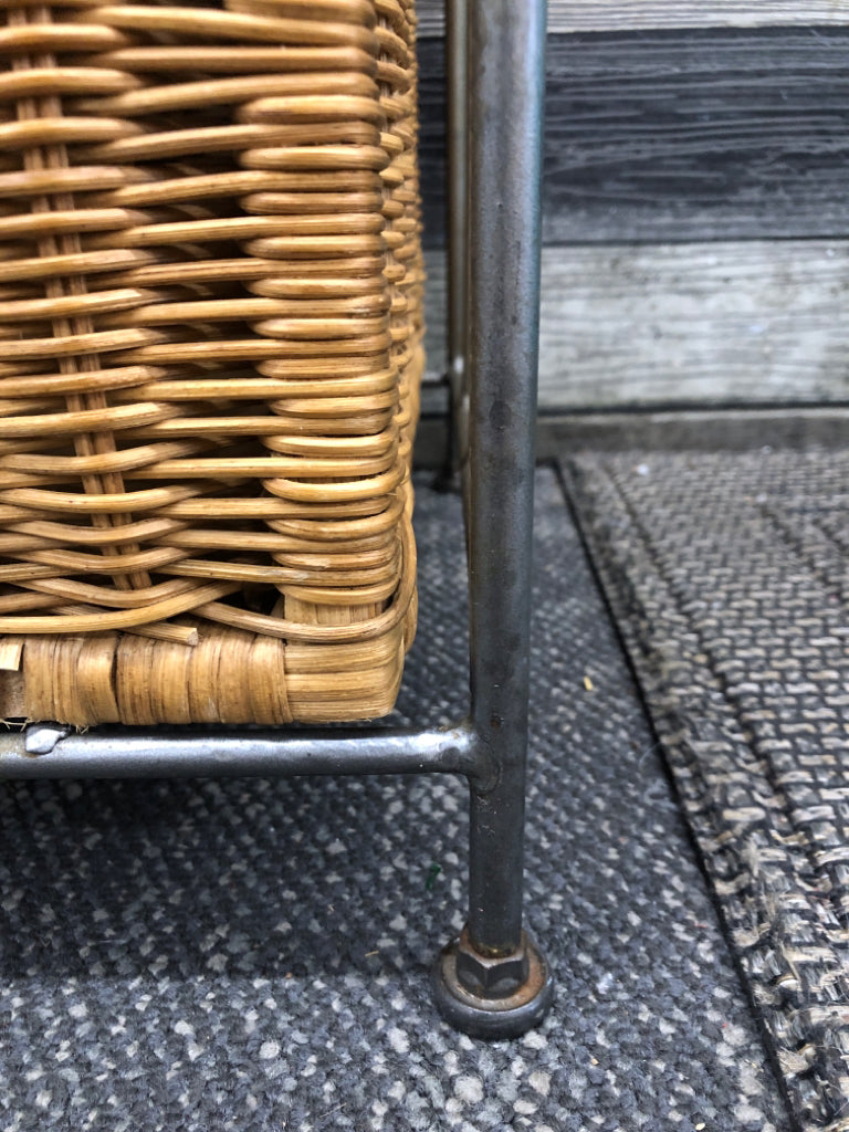 3 DRAWER WICKER STORAGE METAL FRAME.