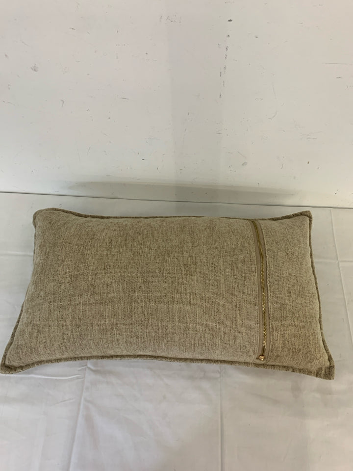 RECTANGLE TAN PILLOW.