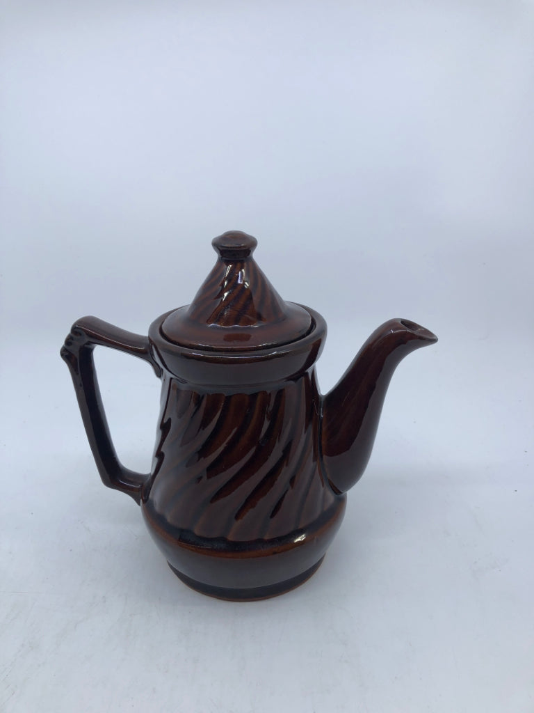 VTG BROWN POTTERY TEAPOT- JAPAN.