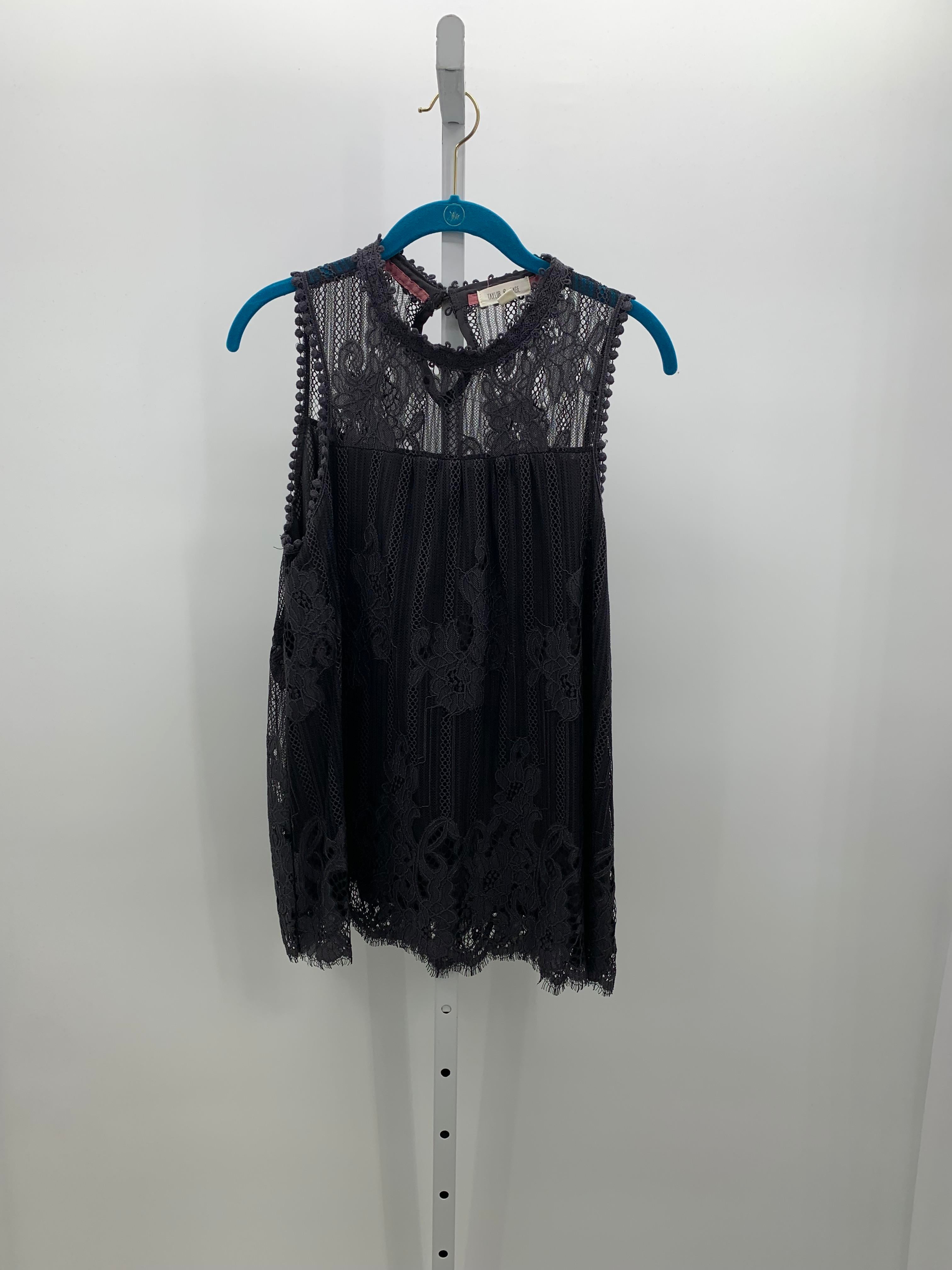 Taylor & Sage Size Medium Juniors Sleeveless Shirt